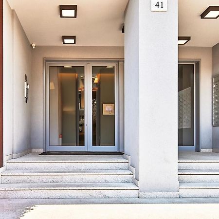 Monviso Modern - Exclusive Apartment Milan Luaran gambar