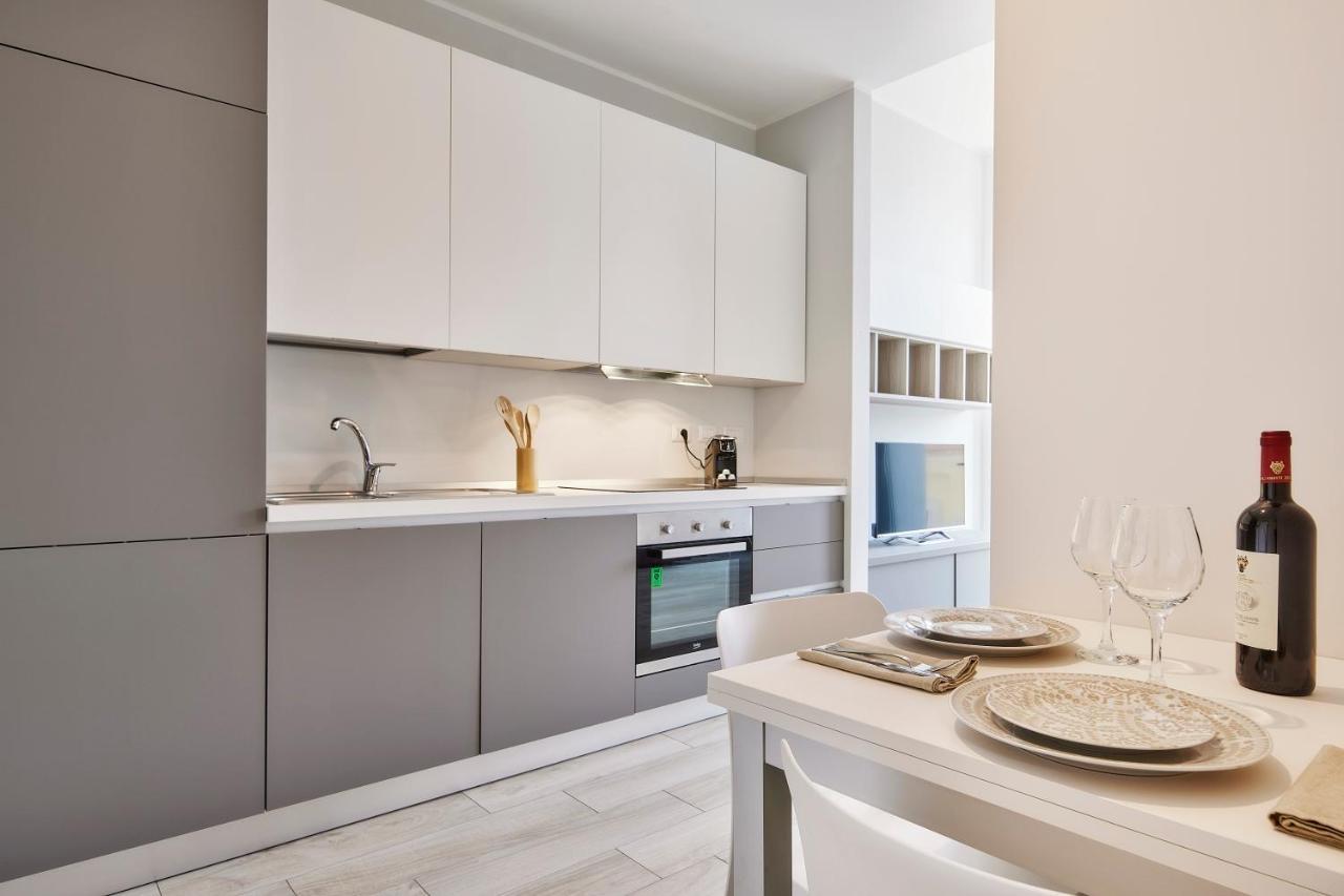 Monviso Modern - Exclusive Apartment Milan Luaran gambar