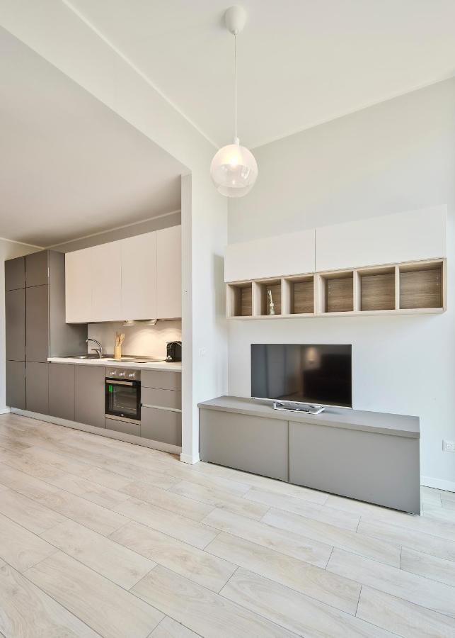 Monviso Modern - Exclusive Apartment Milan Luaran gambar