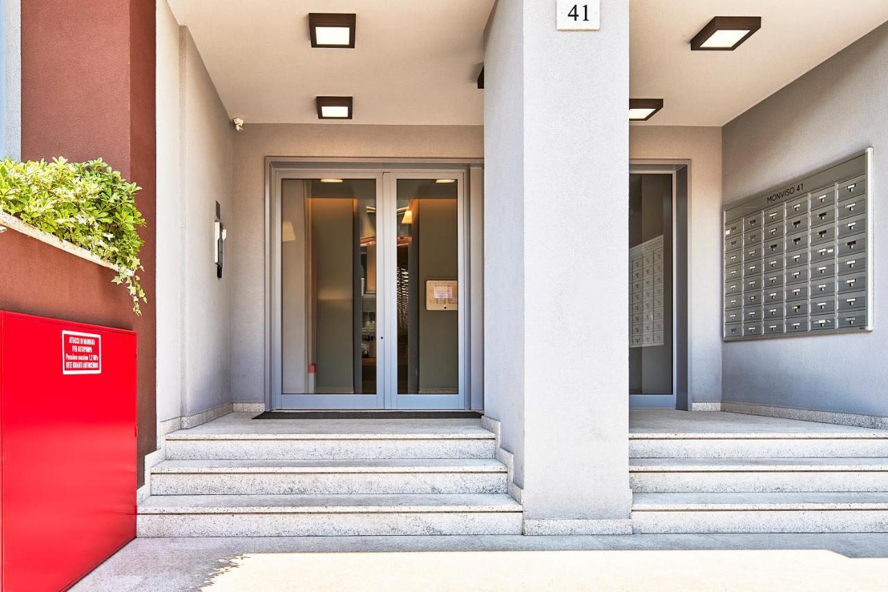 Monviso Modern - Exclusive Apartment Milan Luaran gambar