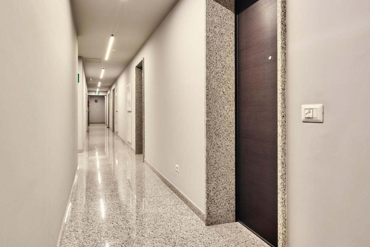 Monviso Modern - Exclusive Apartment Milan Luaran gambar